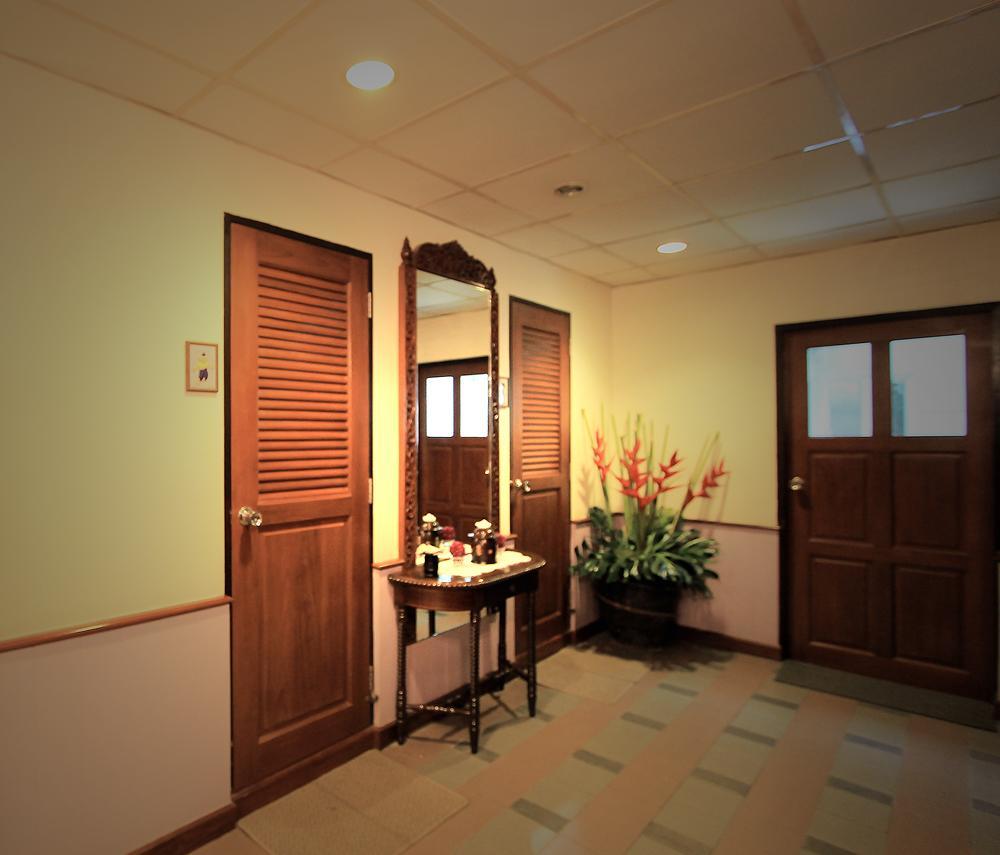 Travel Lodge Surawong (Adults Only) Bangkok Ngoại thất bức ảnh