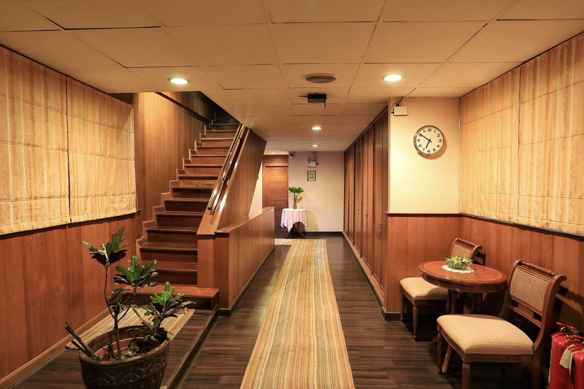 Travel Lodge Surawong (Adults Only) Bangkok Ngoại thất bức ảnh