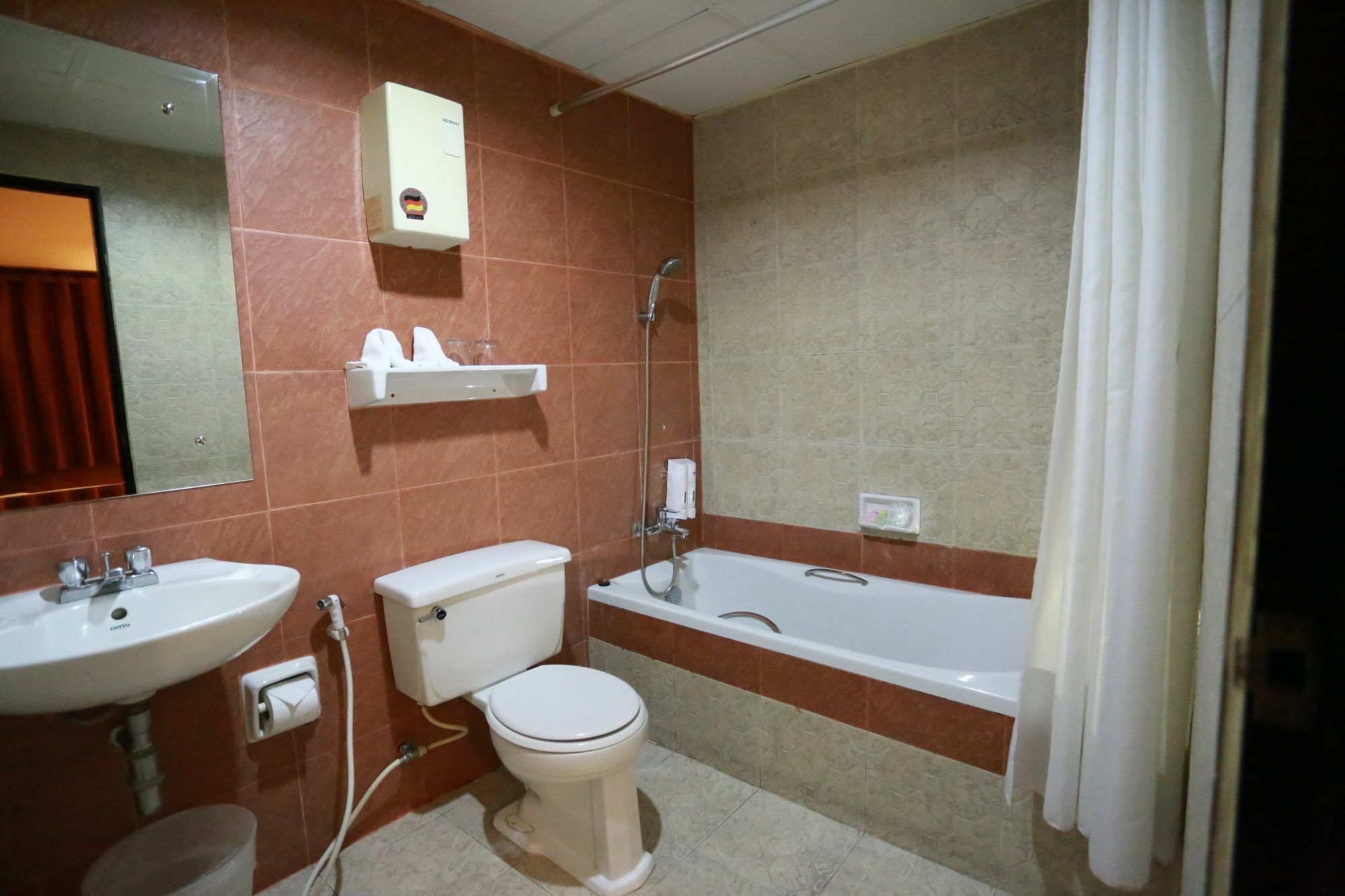 Travel Lodge Surawong (Adults Only) Bangkok Ngoại thất bức ảnh