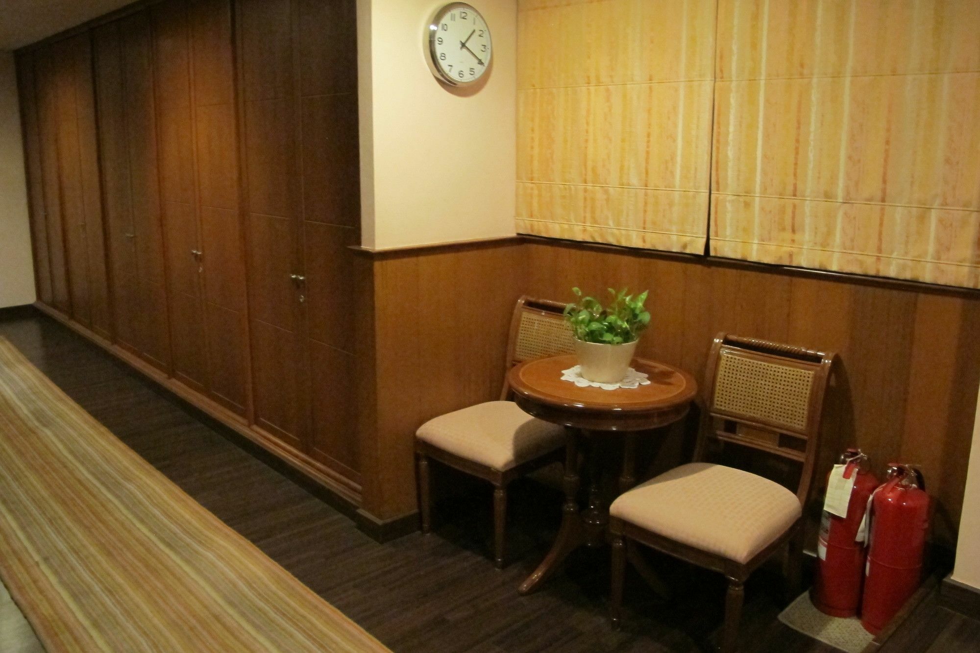 Travel Lodge Surawong (Adults Only) Bangkok Ngoại thất bức ảnh