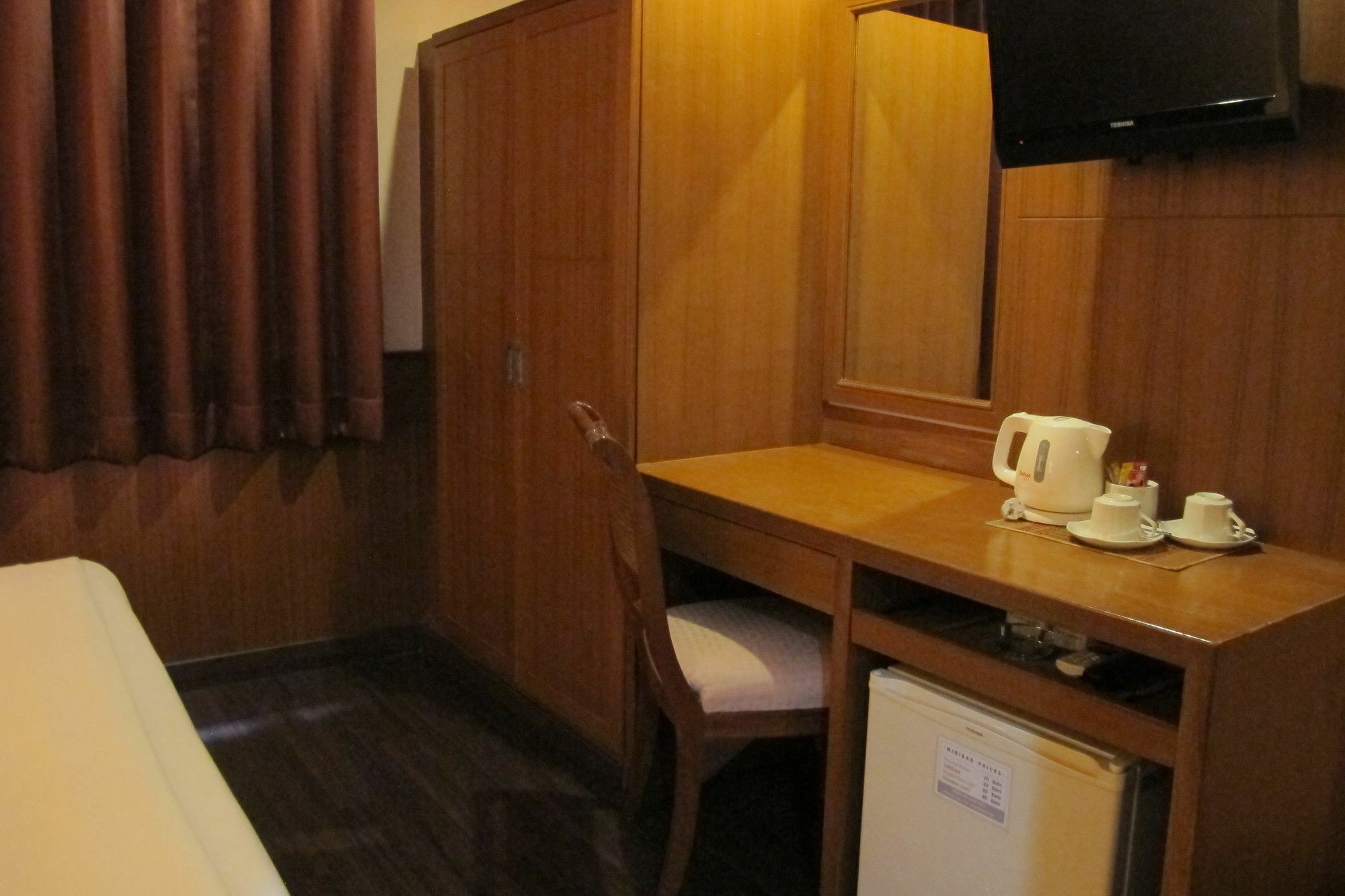 Travel Lodge Surawong (Adults Only) Bangkok Ngoại thất bức ảnh